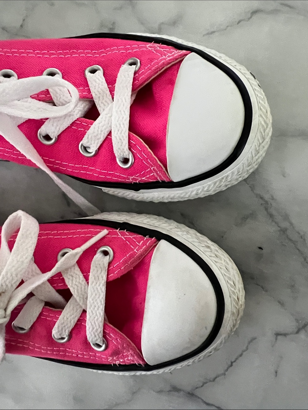Converse Kids bright hot Pink Canvas Low-Top Sneakers 13 girls - Picture 2 of 6